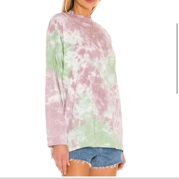 Be Free Tie Dye Tee in Lavender - Picture 2 of 3